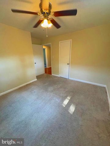 5900 JOHN ADAMS DR, Temple Hills, MD 20748