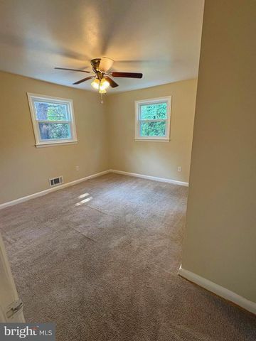 5900 JOHN ADAMS DR, Temple Hills, MD 20748