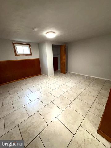 5900 JOHN ADAMS DR, Temple Hills, MD 20748
