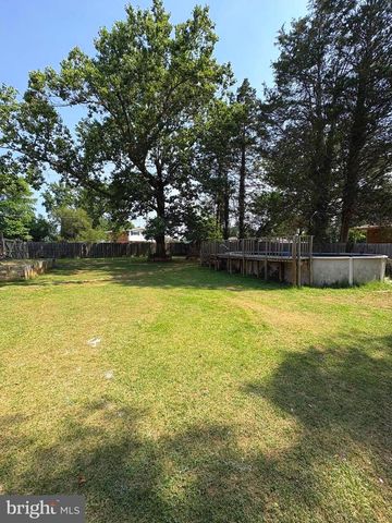 5900 JOHN ADAMS DR, Temple Hills, MD 20748