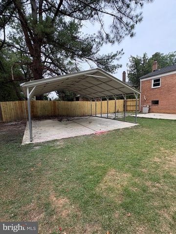 5900 JOHN ADAMS DR, Temple Hills, MD 20748