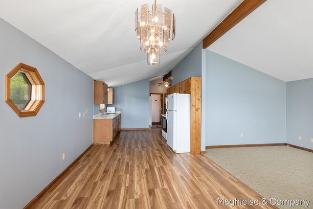 9048 Loveless Drive Ne, Courtland Twp, MI 49341