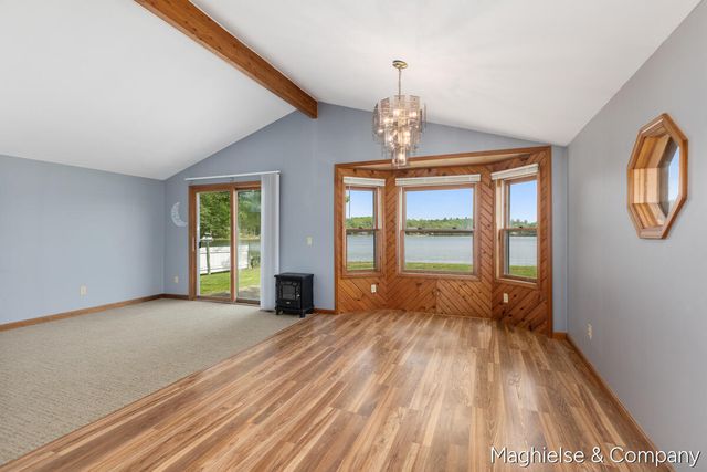 9048 Loveless Drive Ne, Courtland Twp, MI 49341