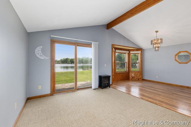 9048 Loveless Drive Ne, Courtland Twp, MI 49341