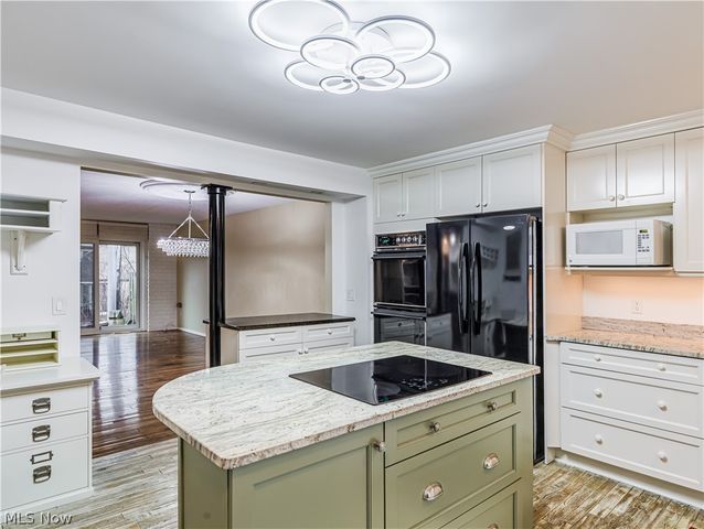 2675 Warrensville Center Road 2, Shaker Heights, OH 44122