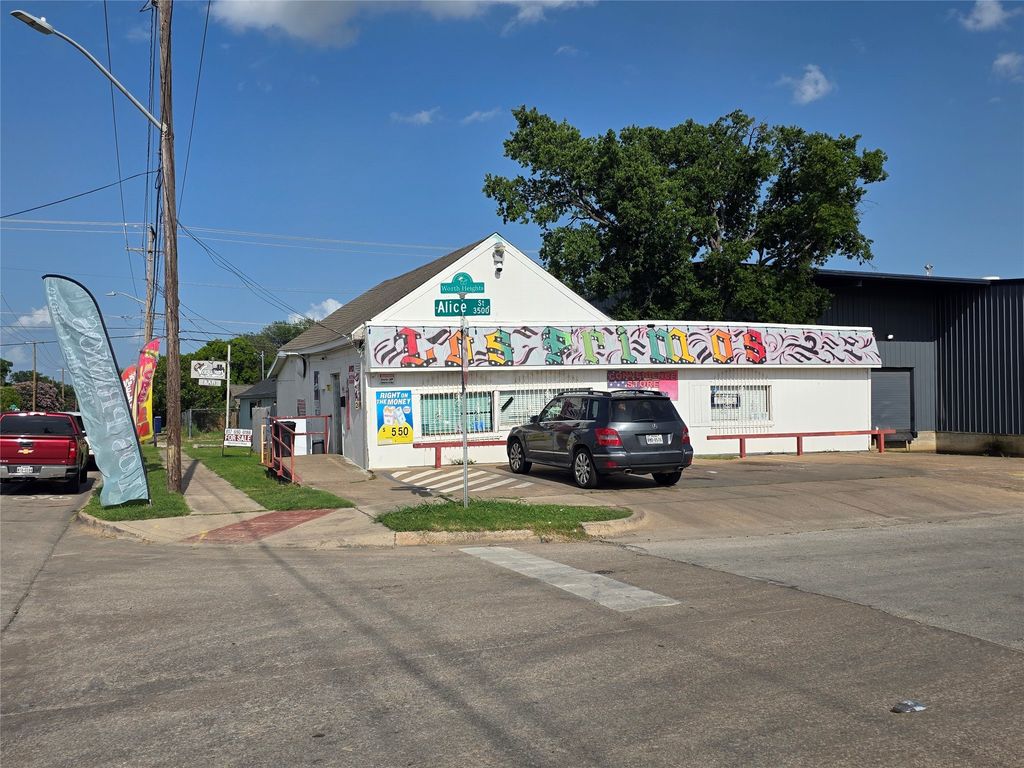 403 W Biddison Street, Fort Worth, TX 76110