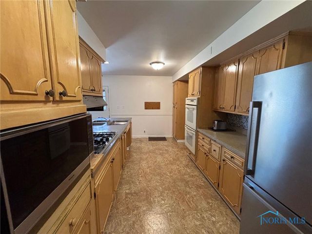 630 Center Ridge Road, Bryan, OH 43506