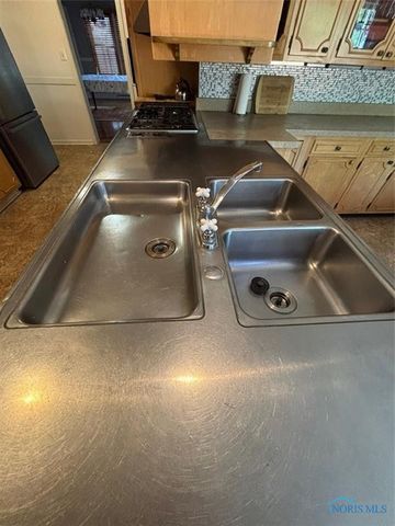 630 Center Ridge Road, Bryan, OH 43506