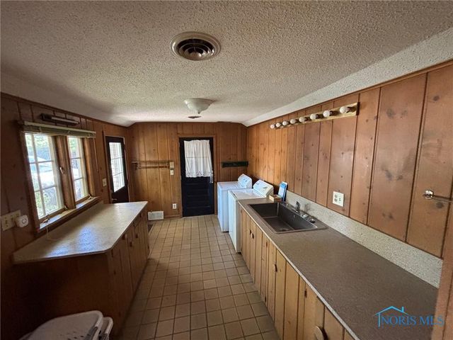 630 Center Ridge Road, Bryan, OH 43506