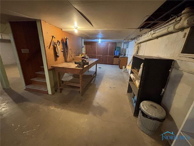 630 Center Ridge Road, Bryan, OH 43506