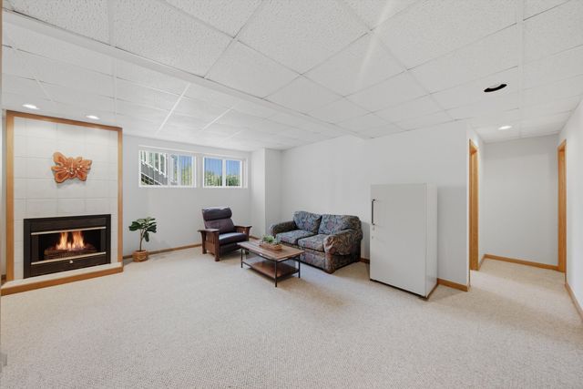 2804 N Southern Hills Drive, Wadsworth, IL 60083
