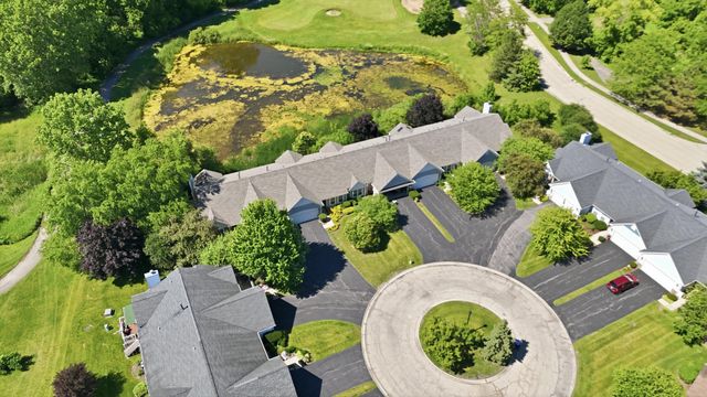 2804 N Southern Hills Drive, Wadsworth, IL 60083