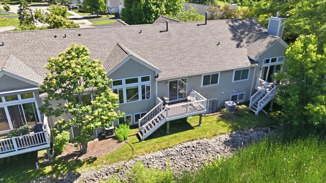 2804 N Southern Hills Drive, Wadsworth, IL 60083