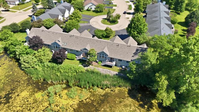 2804 N Southern Hills Drive, Wadsworth, IL 60083