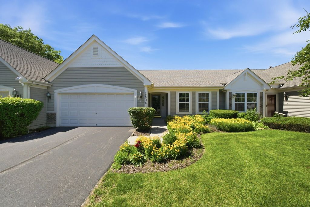 2804 N Southern Hills Drive, Wadsworth, IL 60083