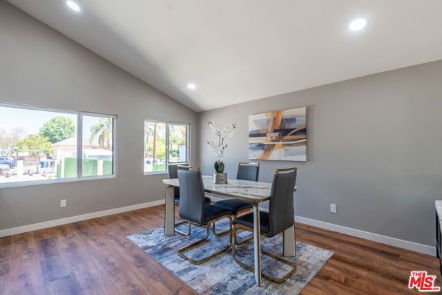 20456 Strathern St, Winnetka (los Angeles), CA 91306