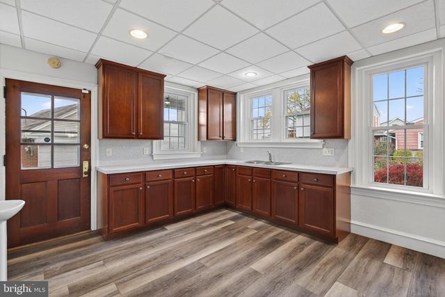 379 E MAIN ST, Leola, PA 17540