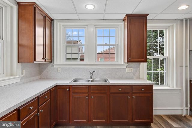 379 E MAIN ST, Leola, PA 17540