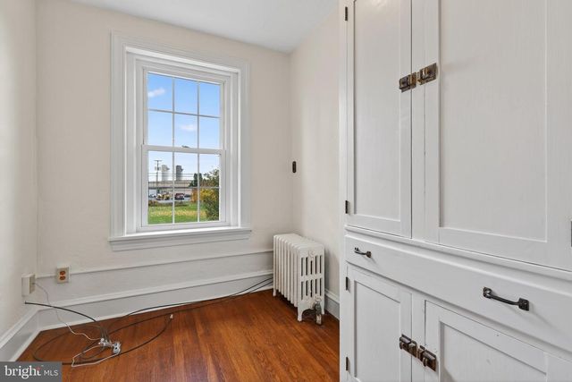 379 E MAIN ST, Leola, PA 17540