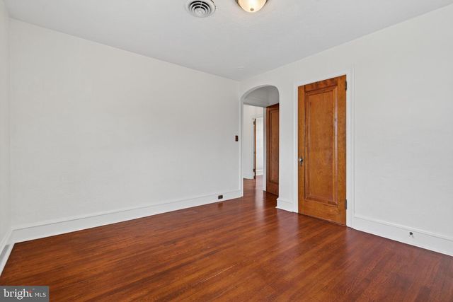 379 E MAIN ST, Leola, PA 17540