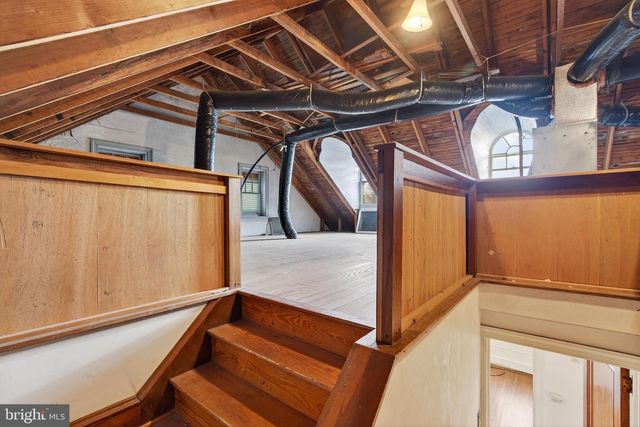 379 E MAIN ST, Leola, PA 17540