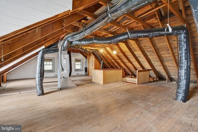 379 E MAIN ST, Leola, PA 17540