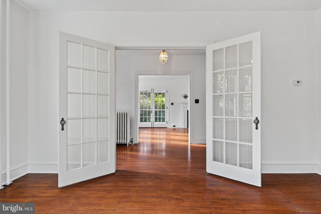 Image 14 of property listing at 379 E MAIN ST, Leola, PA 17540