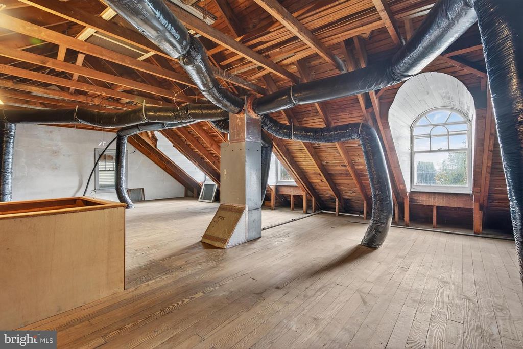 Image 38 of property listing at 379 E MAIN ST, Leola, PA 17540