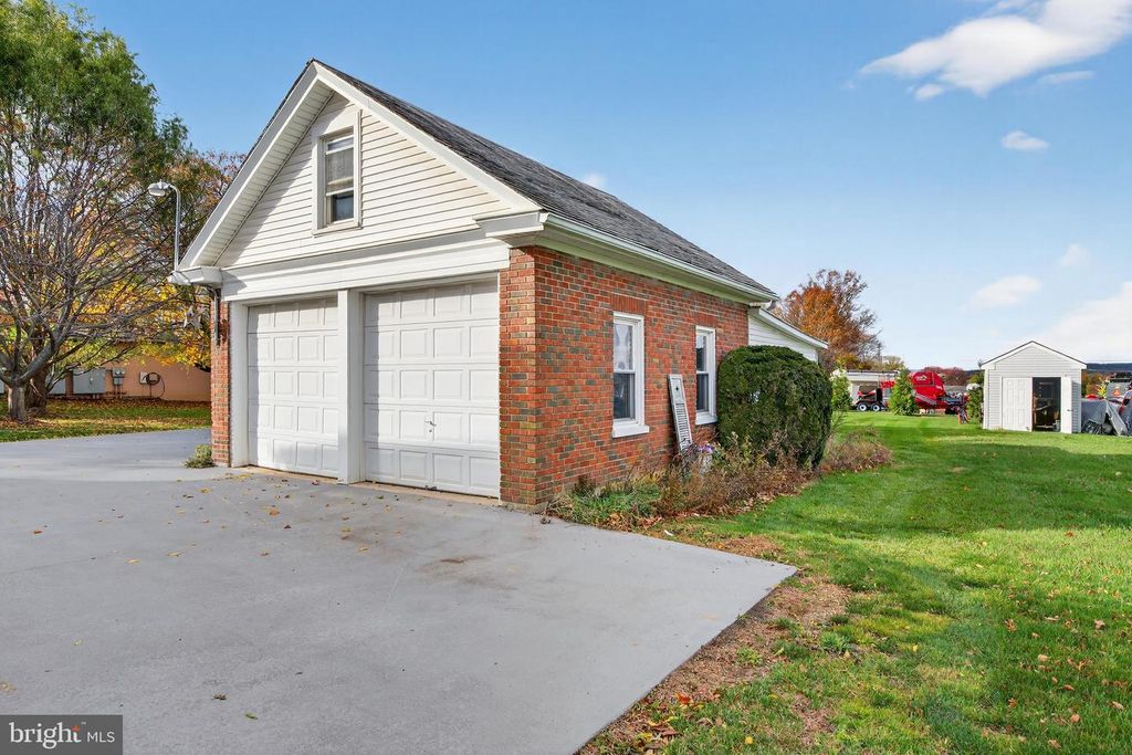 Image 51 of property listing at 379 E MAIN ST, Leola, PA 17540