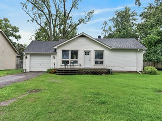 7107 N Oak Street, Wonder Lake, IL 60097