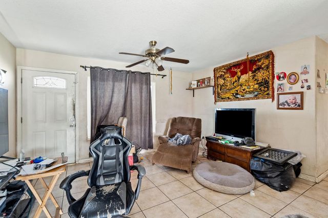 5972 N Haven Dr, North Highlands, CA 95660