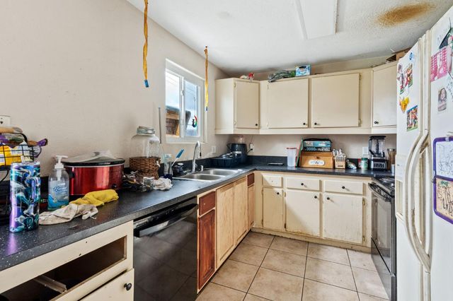 5972 N Haven Dr, North Highlands, CA 95660