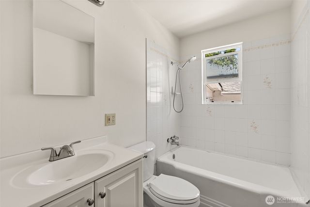 2705 Hidden Cove Lane NW, Olympia, WA 98502