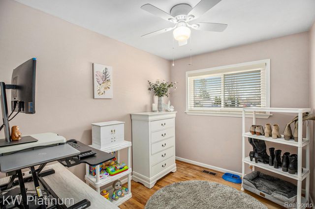 33678 Viceroy Drive, Sterling Heights, MI 48310