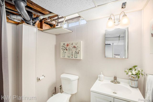 33678 Viceroy Drive, Sterling Heights, MI 48310