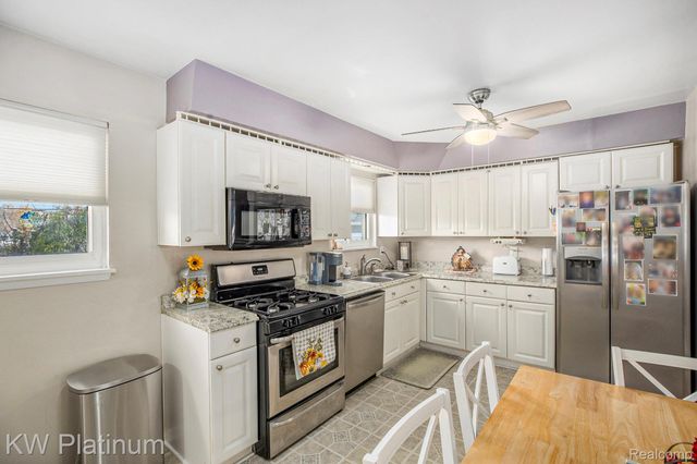 33678 Viceroy Drive, Sterling Heights, MI 48310