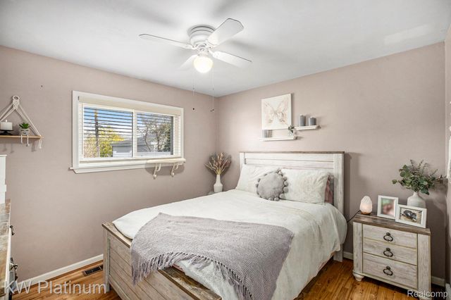 33678 Viceroy Drive, Sterling Heights, MI 48310