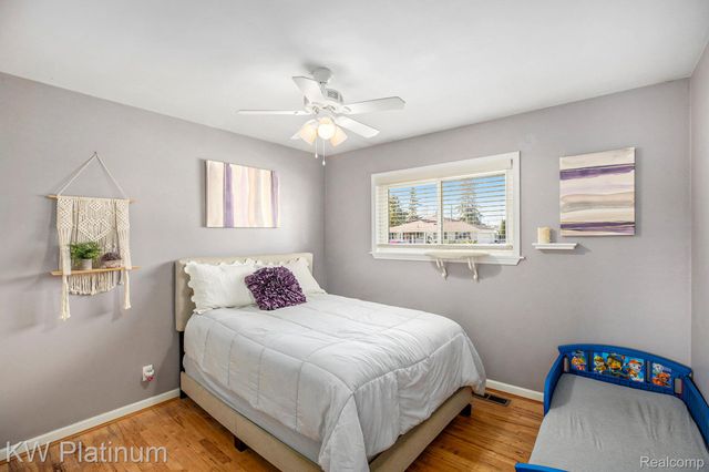 33678 Viceroy Drive, Sterling Heights, MI 48310