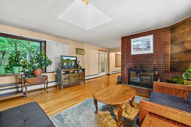 577 Grove Street, Worcester, MA 01605