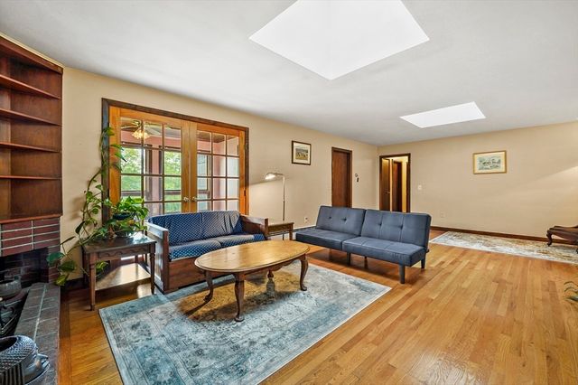 577 Grove Street, Worcester, MA 01605