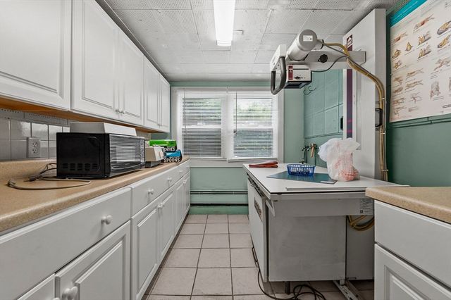 577 Grove Street, Worcester, MA 01605