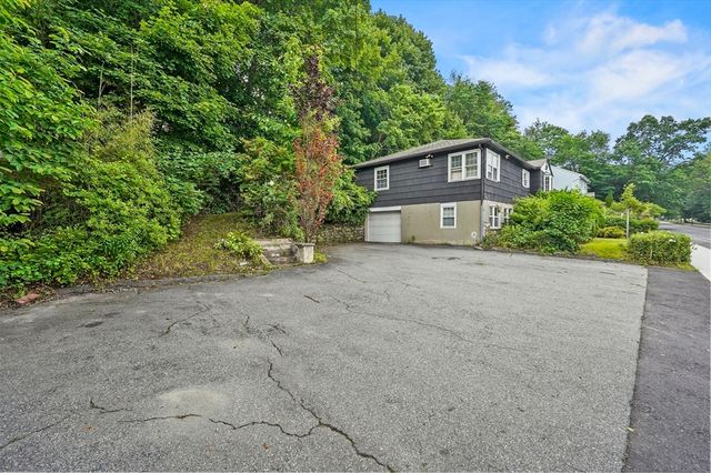 577 Grove Street, Worcester, MA 01605