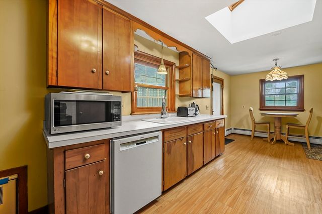 577 Grove Street, Worcester, MA 01605
