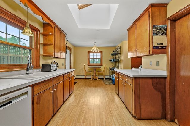 577 Grove Street, Worcester, MA 01605
