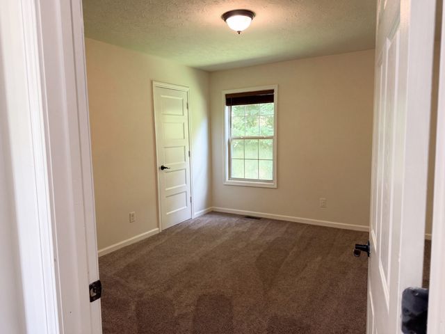 161 Brady Cole Ln, Lafayette, TN 37083
