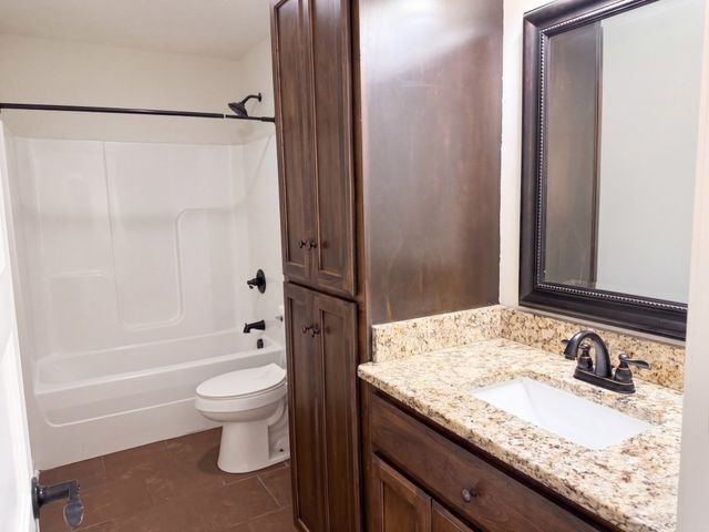 161 Brady Cole Ln, Lafayette, TN 37083