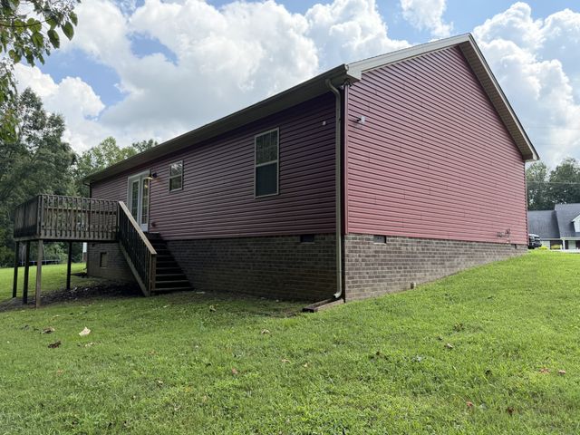 161 Brady Cole Ln, Lafayette, TN 37083