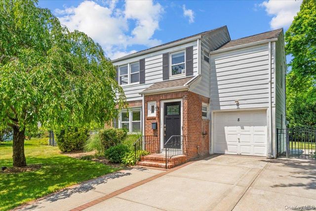 8 Park Circle, Great Neck, NY 11024