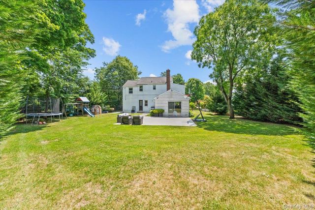 8 Park Circle, Great Neck, NY 11024