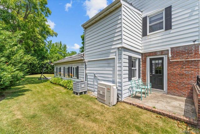 8 Park Circle, Great Neck, NY 11024